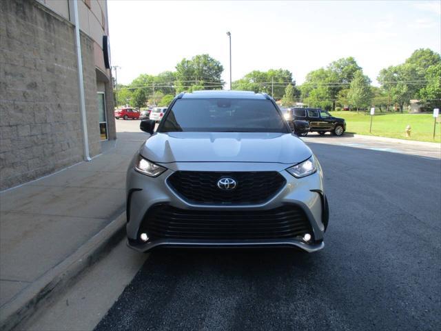 used 2021 Toyota Highlander car, priced at $30,795