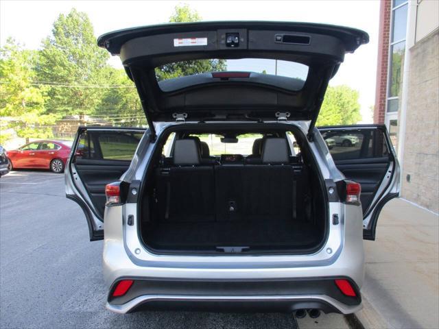 used 2021 Toyota Highlander car, priced at $30,795