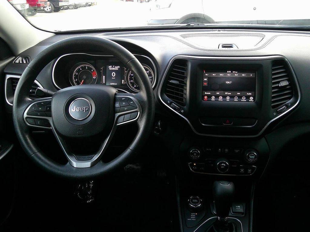 used 2019 Jeep Cherokee car