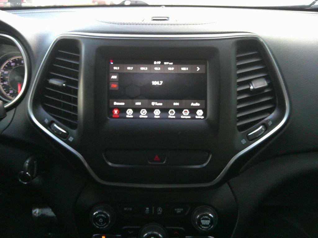 used 2019 Jeep Cherokee car