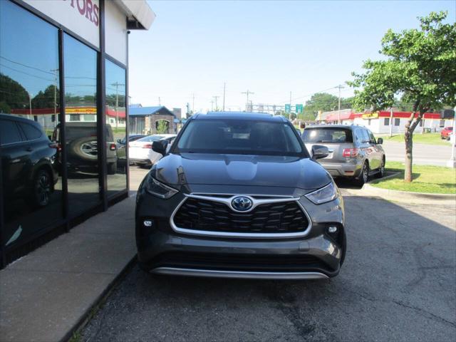 used 2021 Toyota Highlander Hybrid car, priced at $32,795