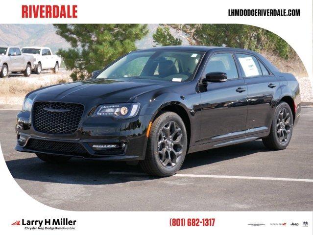 new 2023 Chrysler 300 car