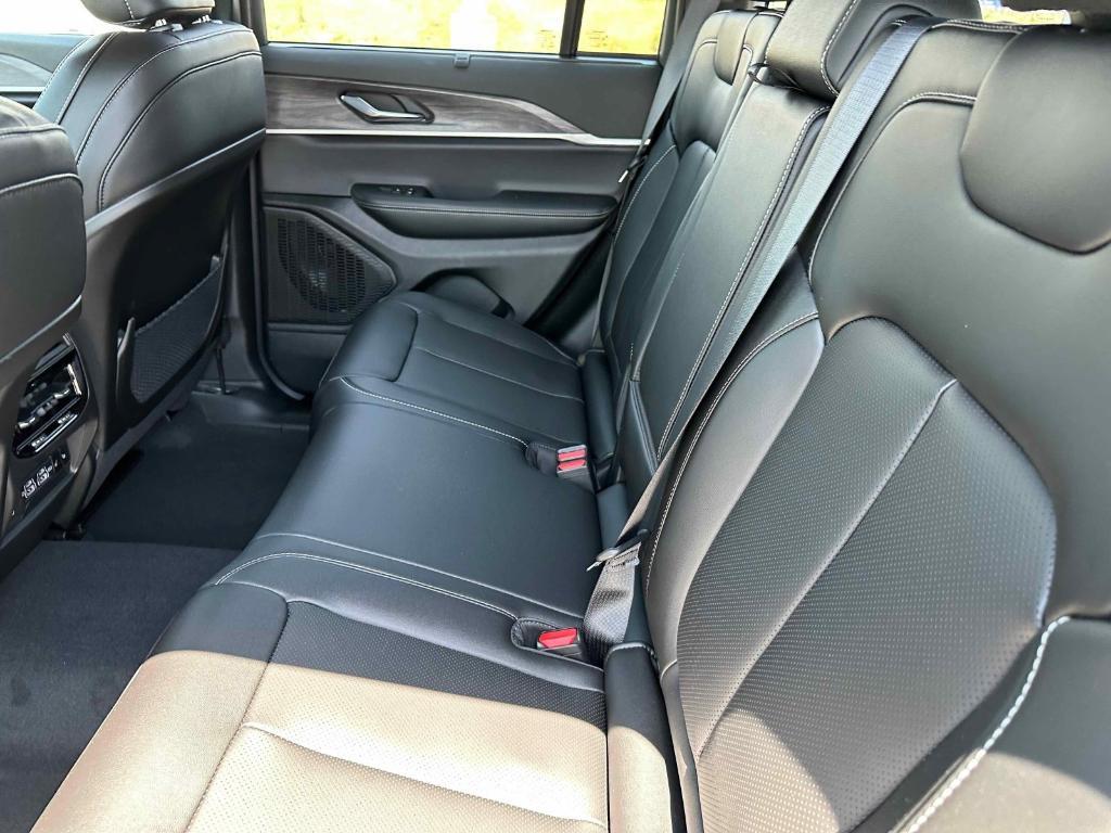 new 2025 Jeep Grand Cherokee car, priced at $50,316