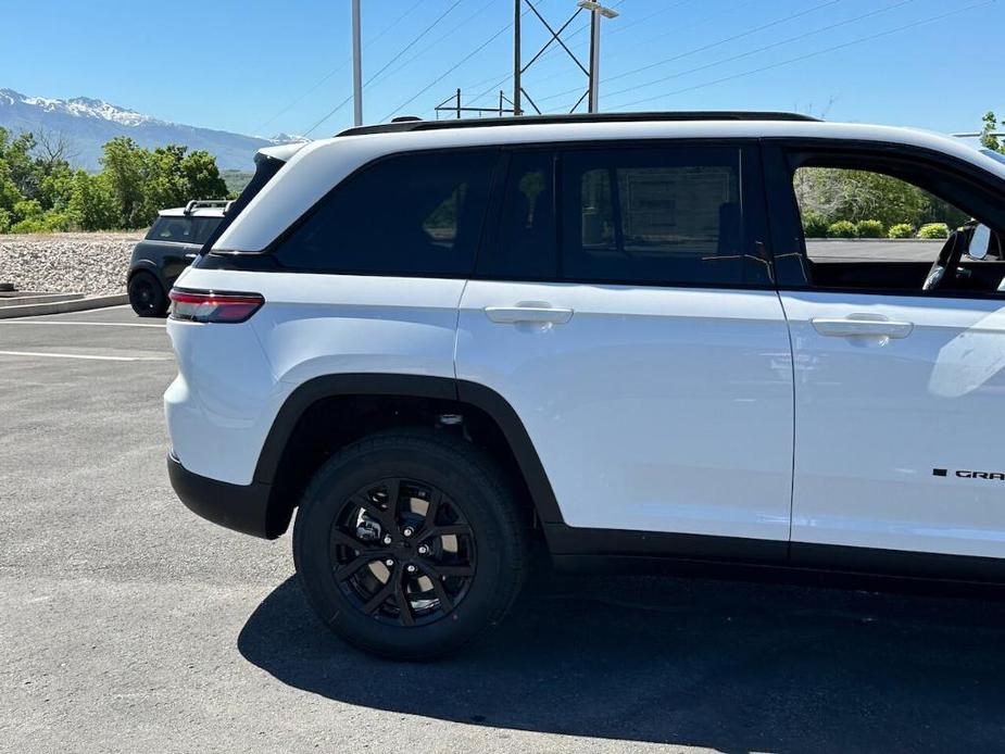 new 2024 Jeep Grand Cherokee car, priced at $41,233