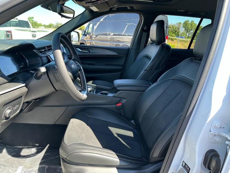 new 2024 Jeep Grand Cherokee car, priced at $41,233