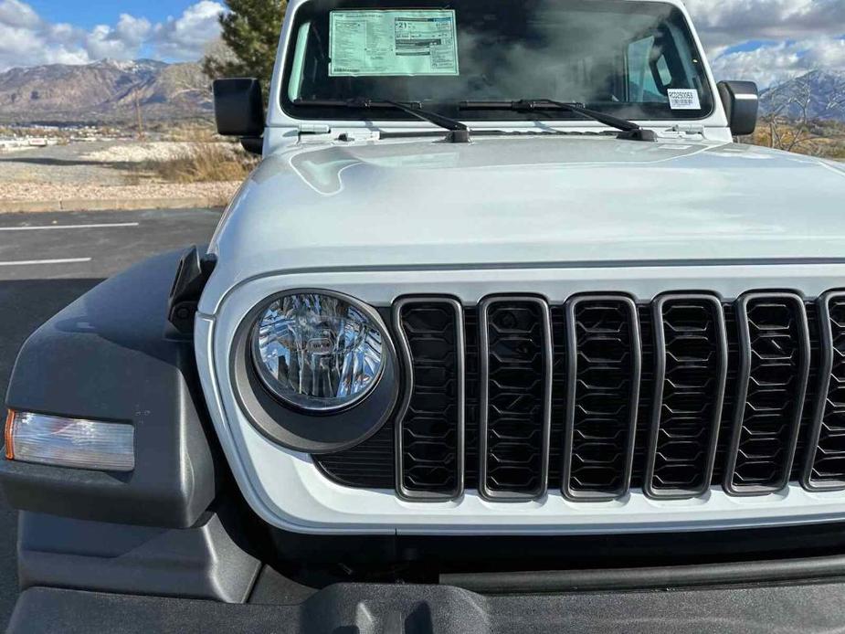 new 2025 Jeep Wrangler car, priced at $46,258