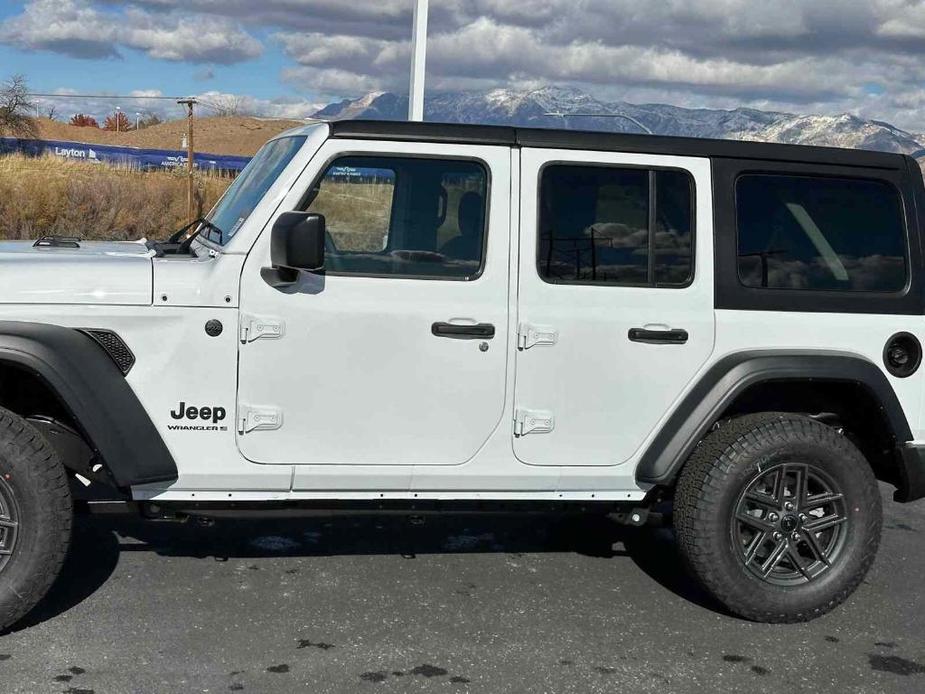 new 2025 Jeep Wrangler car, priced at $46,258