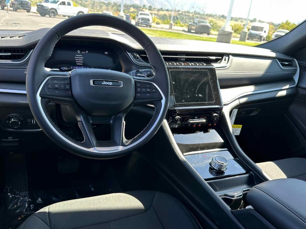 new 2025 Jeep Grand Cherokee car, priced at $39,120