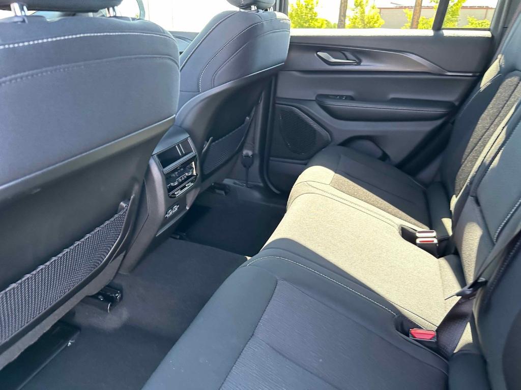 new 2025 Jeep Grand Cherokee car, priced at $39,120