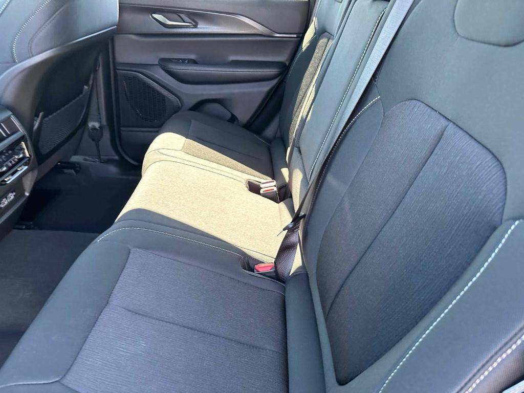 new 2025 Jeep Grand Cherokee car, priced at $39,120