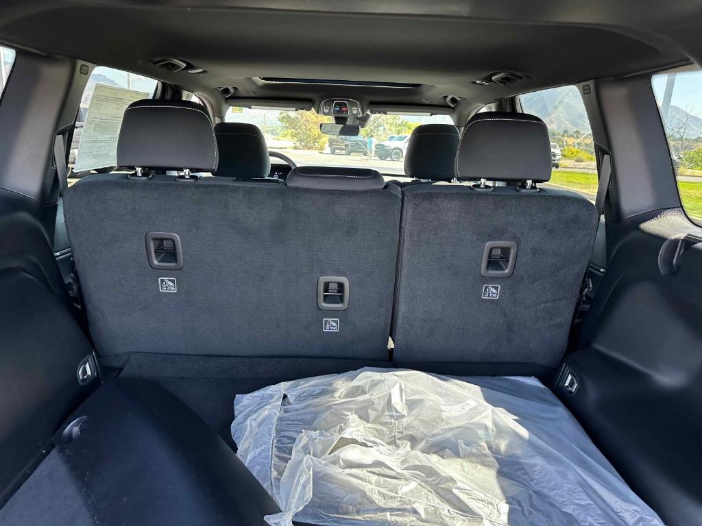 new 2025 Jeep Grand Cherokee car, priced at $39,120