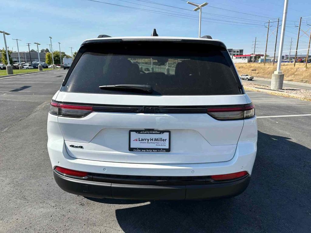 new 2025 Jeep Grand Cherokee car, priced at $43,253