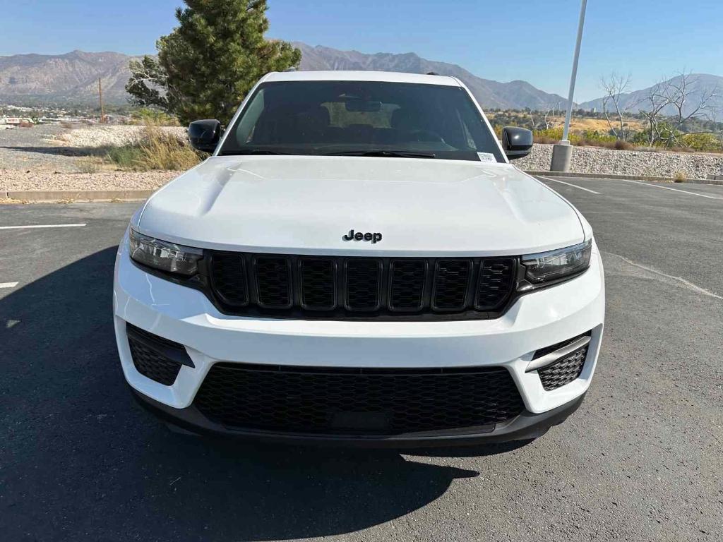 new 2025 Jeep Grand Cherokee car, priced at $43,253