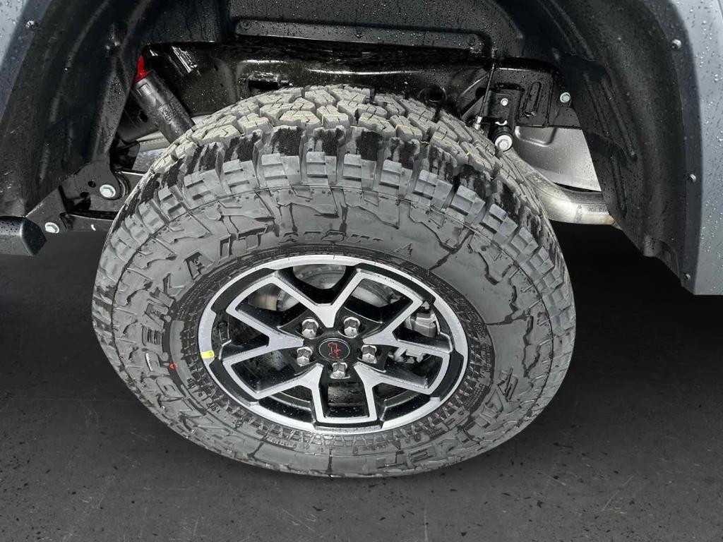 new 2025 Jeep Gladiator car, priced at $50,878
