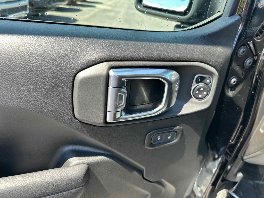new 2025 Jeep Gladiator car, priced at $46,841