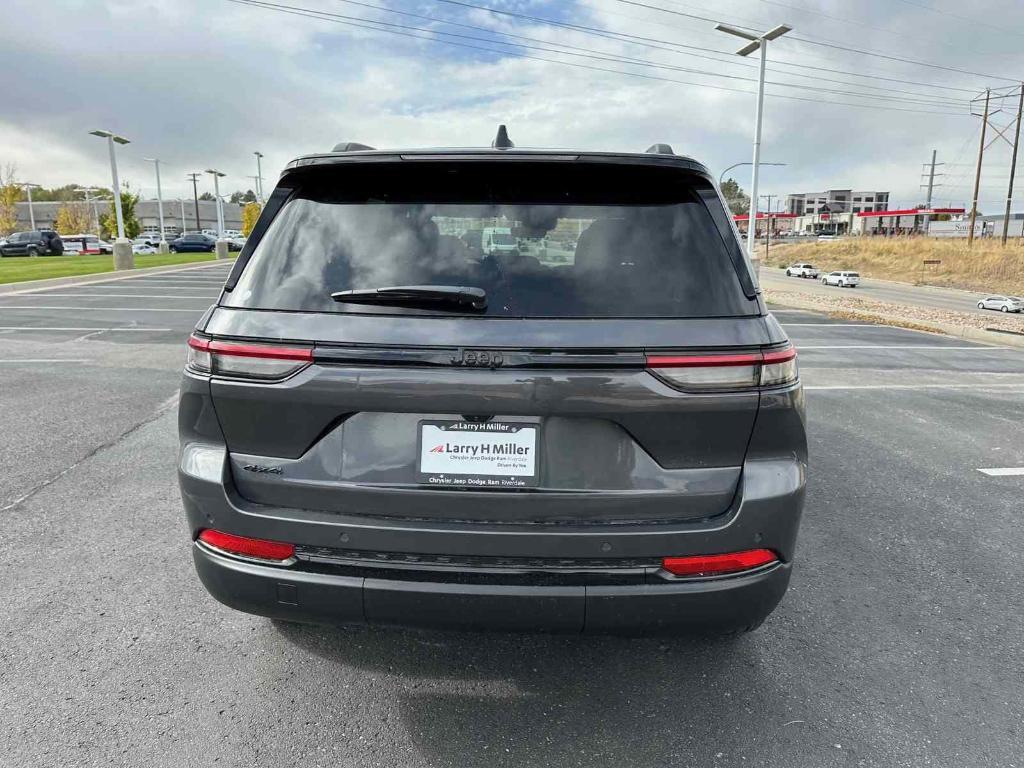 new 2025 Jeep Grand Cherokee car, priced at $43,789