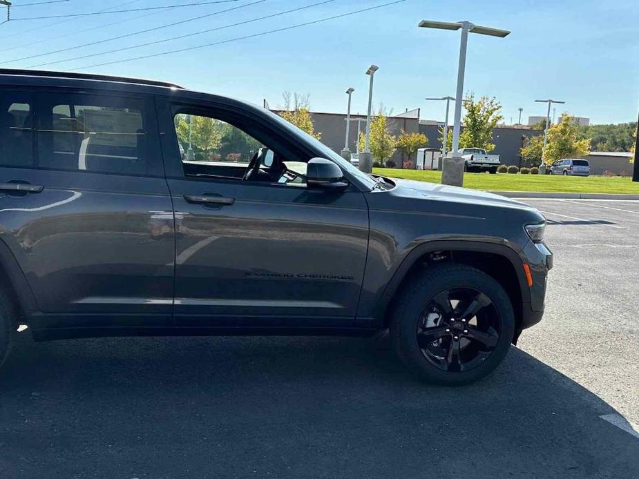 new 2025 Jeep Grand Cherokee car, priced at $47,401