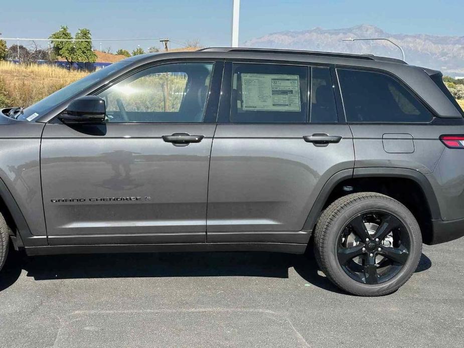 new 2025 Jeep Grand Cherokee car, priced at $47,401