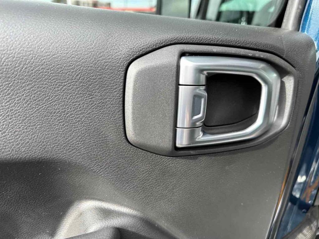 new 2025 Jeep Gladiator car, priced at $51,148