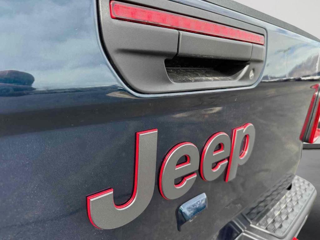 new 2025 Jeep Gladiator car, priced at $51,148
