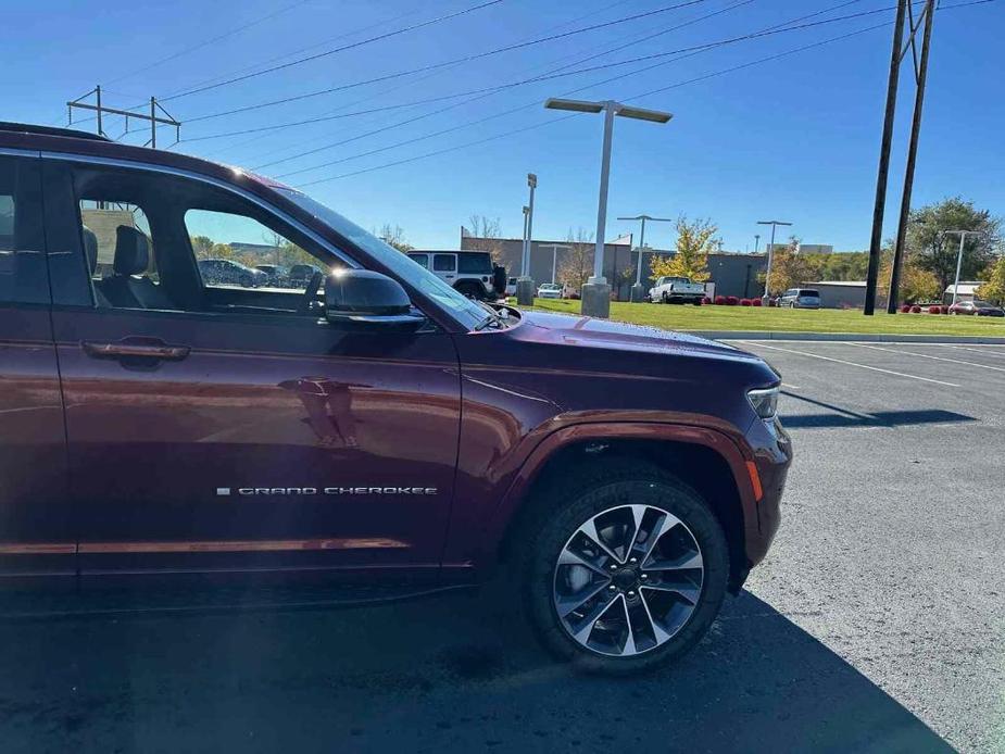 new 2025 Jeep Grand Cherokee car, priced at $57,584