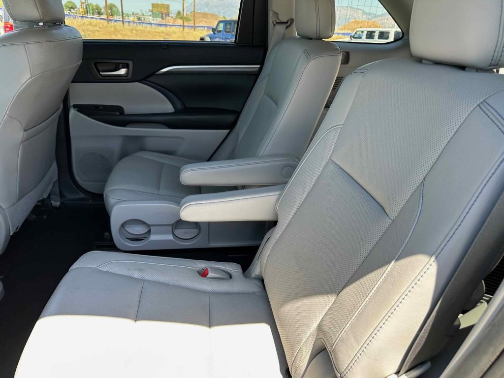 used 2019 Toyota Highlander car, priced at $32,216