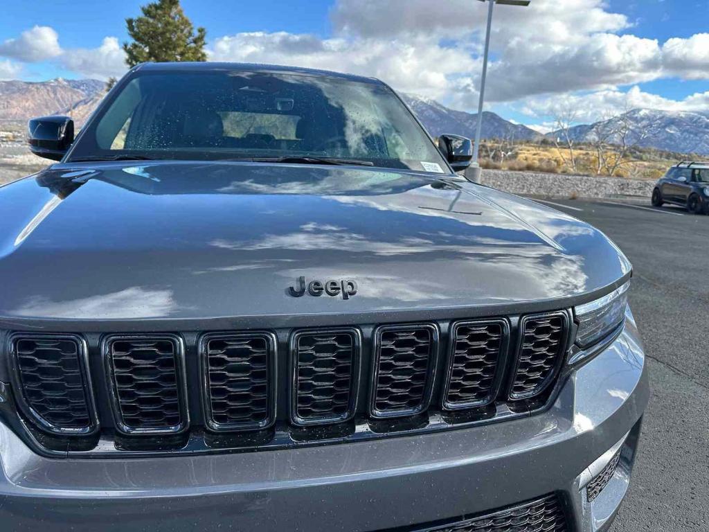 new 2025 Jeep Grand Cherokee car, priced at $43,789