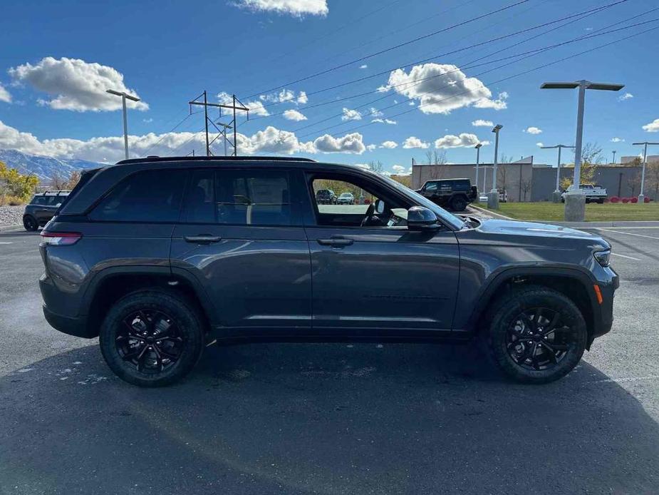 new 2025 Jeep Grand Cherokee car, priced at $43,789