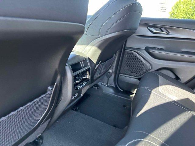 new 2025 Jeep Grand Cherokee car, priced at $37,775