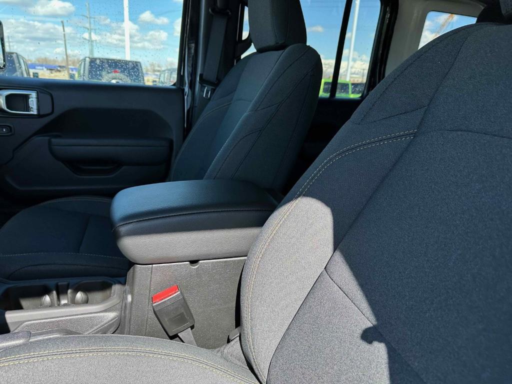 new 2025 Jeep Wrangler car, priced at $56,170