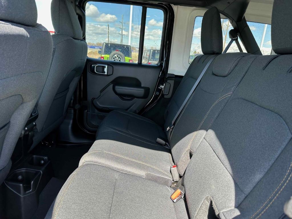 new 2025 Jeep Wrangler car, priced at $52,352