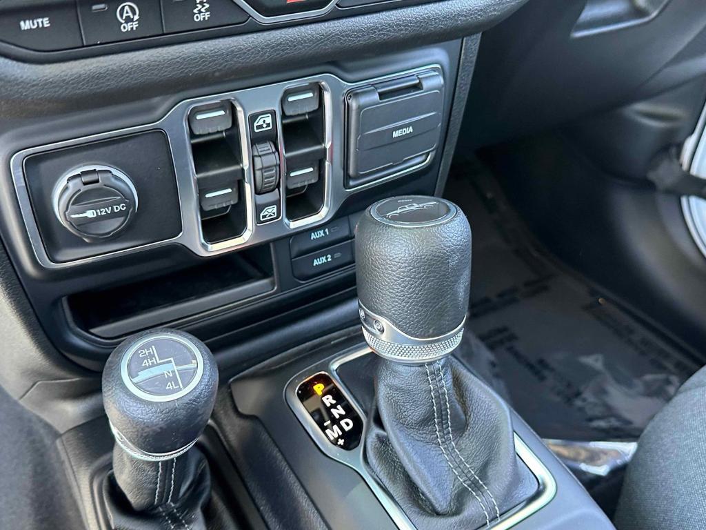 new 2025 Jeep Gladiator car, priced at $39,087