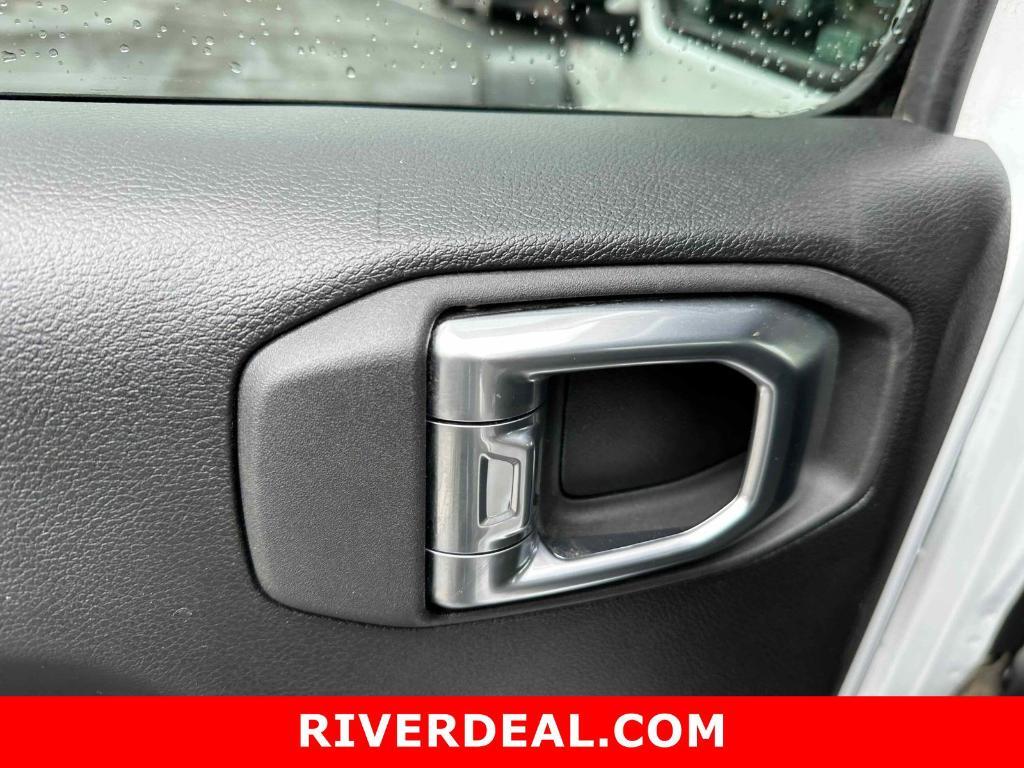 used 2022 Jeep Gladiator car, priced at $41,754