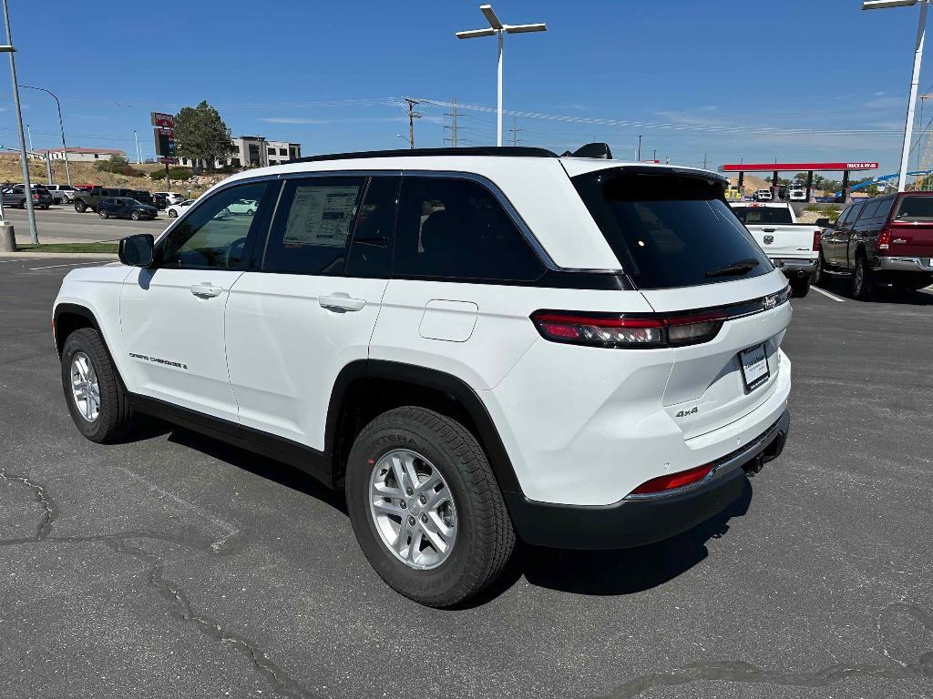 new 2025 Jeep Grand Cherokee car, priced at $37,775