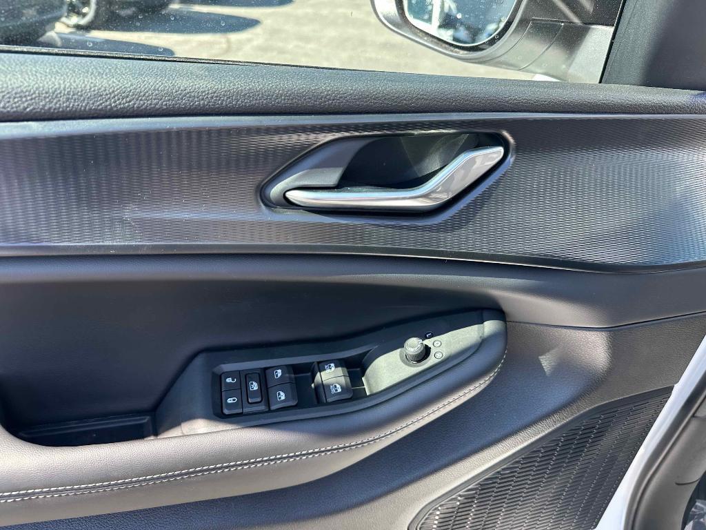 new 2025 Jeep Grand Cherokee car, priced at $37,775