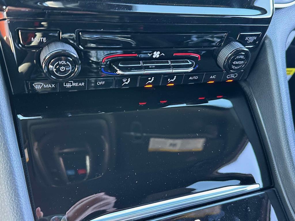 new 2025 Jeep Grand Cherokee car, priced at $37,775