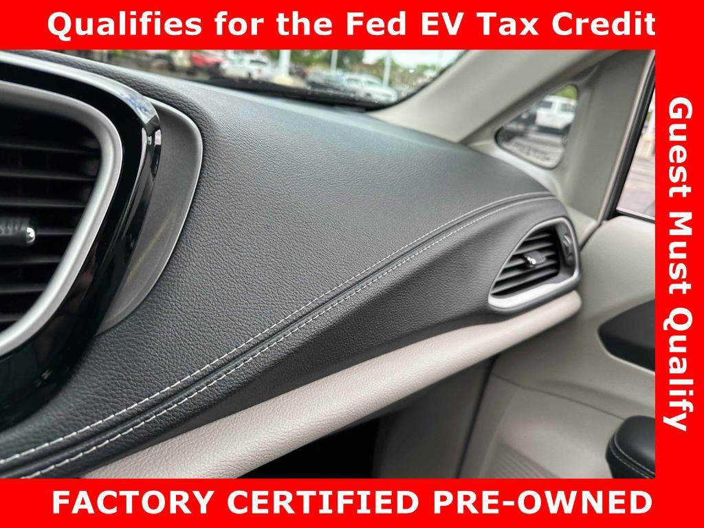used 2023 Chrysler Pacifica Hybrid car, priced at $27,710