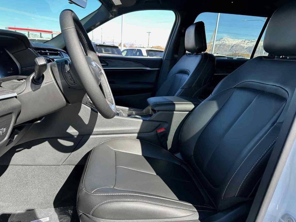 new 2025 Jeep Grand Cherokee L car, priced at $46,047
