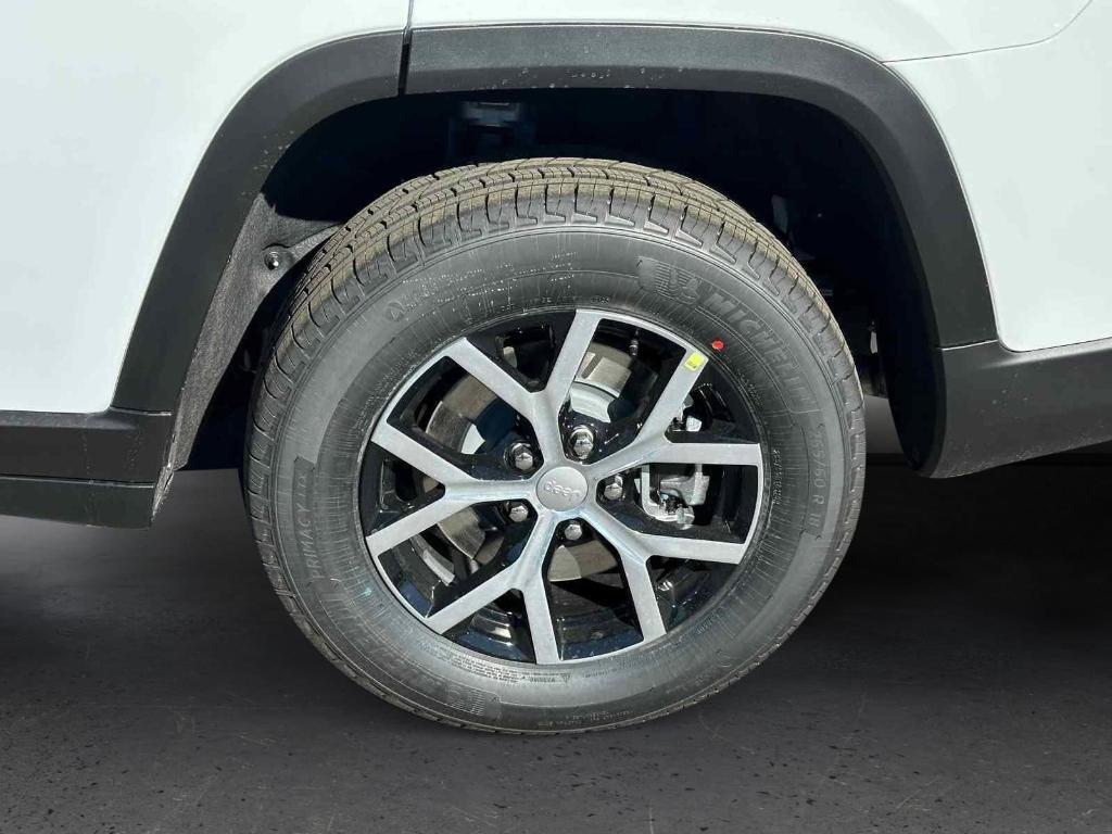 new 2025 Jeep Grand Cherokee L car, priced at $46,047