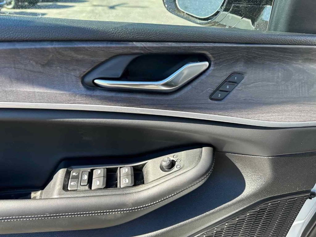 new 2025 Jeep Grand Cherokee L car, priced at $46,047