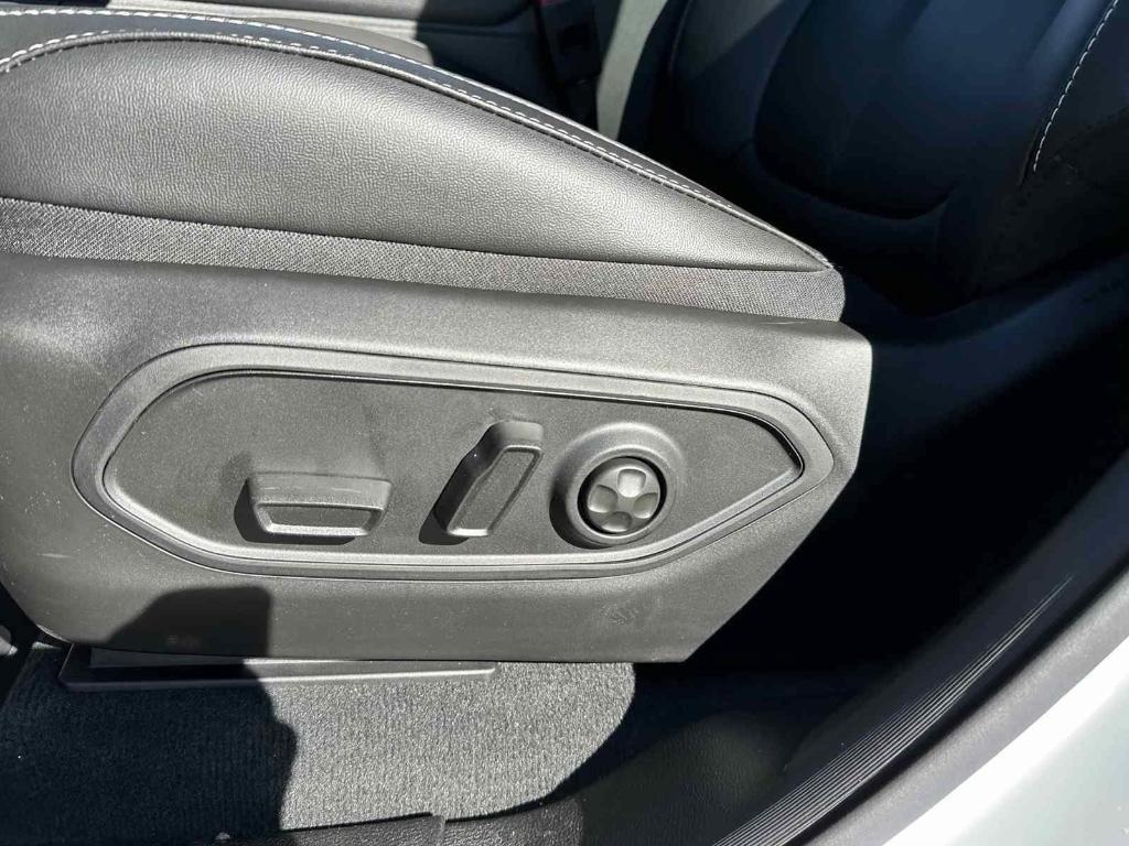new 2025 Jeep Grand Cherokee L car, priced at $46,047