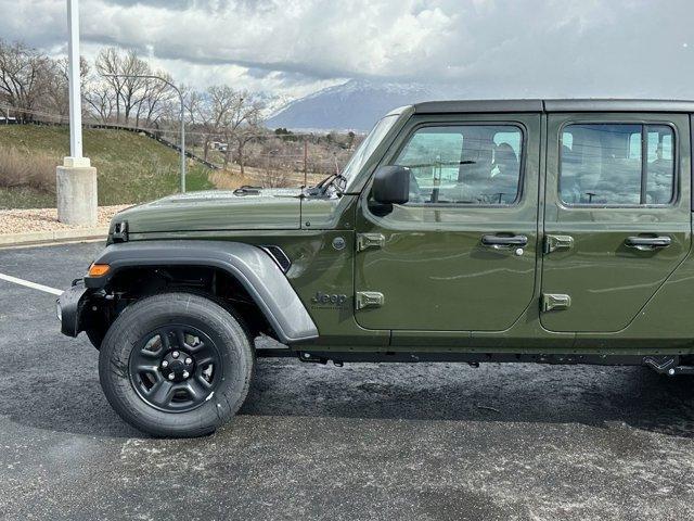 new 2024 Jeep Gladiator car, priced at $40,996