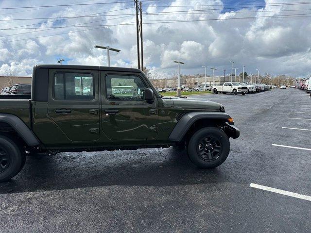 new 2024 Jeep Gladiator car, priced at $40,996