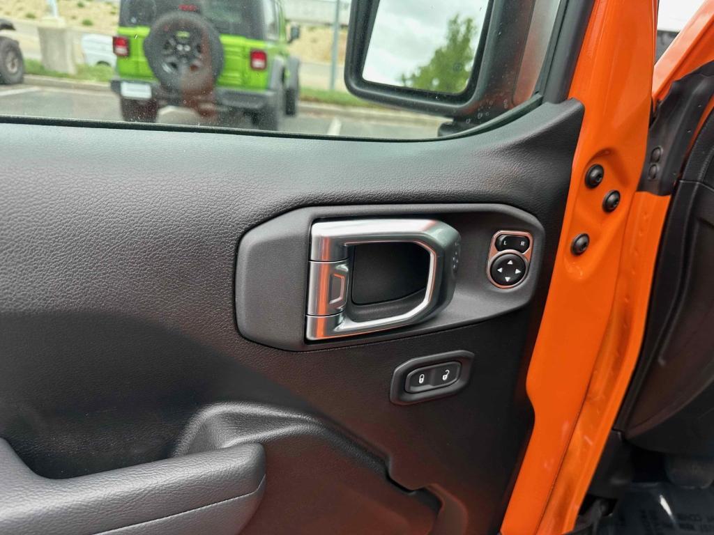 new 2025 Jeep Wrangler car, priced at $49,726