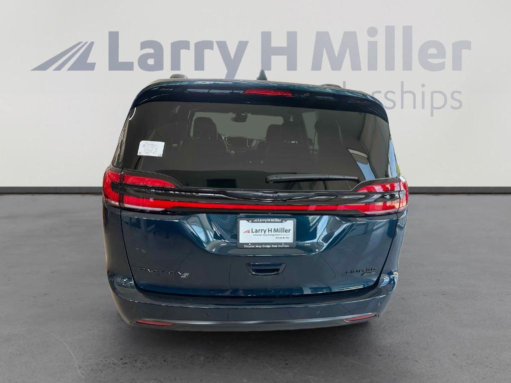 new 2025 Chrysler Pacifica car, priced at $51,464