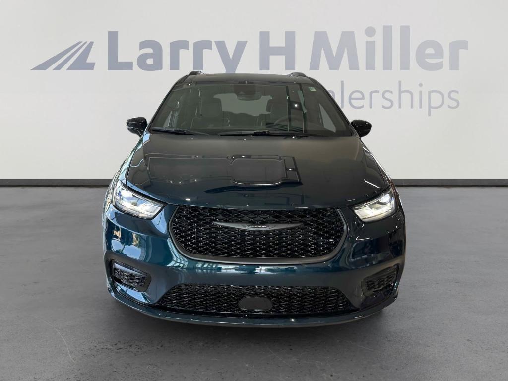 new 2025 Chrysler Pacifica car, priced at $51,464