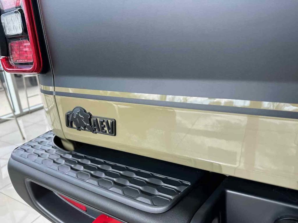 new 2025 Jeep Gladiator car, priced at $80,441