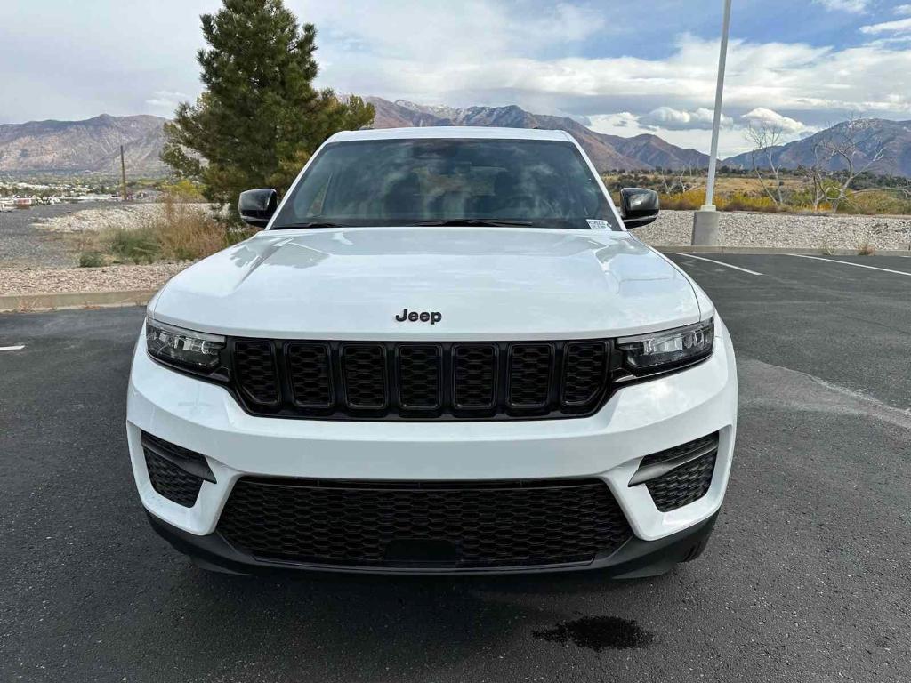 new 2025 Jeep Grand Cherokee car, priced at $43,253