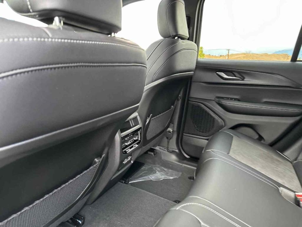 new 2025 Jeep Grand Cherokee car, priced at $40,410