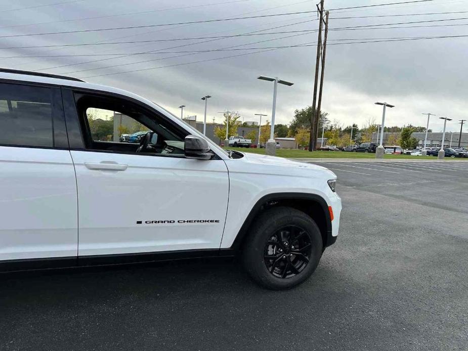 new 2025 Jeep Grand Cherokee car, priced at $43,253